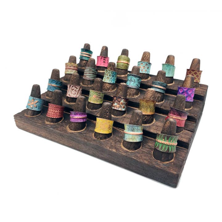 Anju Jewelry - Venta al por mayor Soportes y estantes de exposición de joyas - Expositor de anillos de madera marrón, con capacidad para 24 anillos