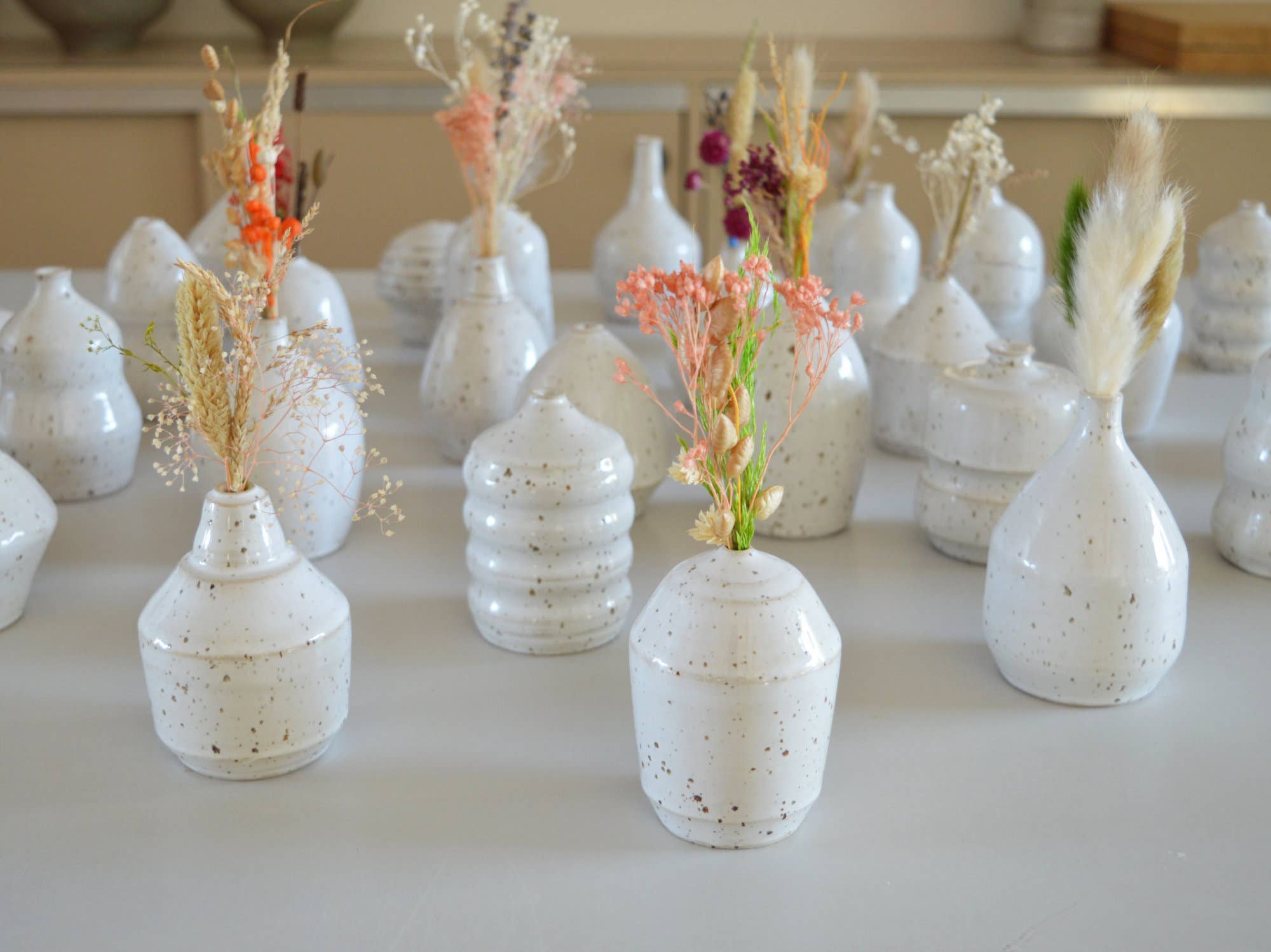 Karolina Bednorz Ceramics - Wholesale Vase - NUDE Ceramic Decorative MAXI Table Vase&Floral composition