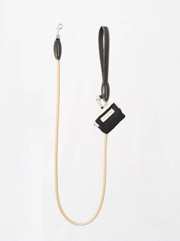 Guinzaglio LK Doggo per cani di Lucrezia Kauffmann per la vendita all'ingrosso da parte di Lucrezia Kauffmann