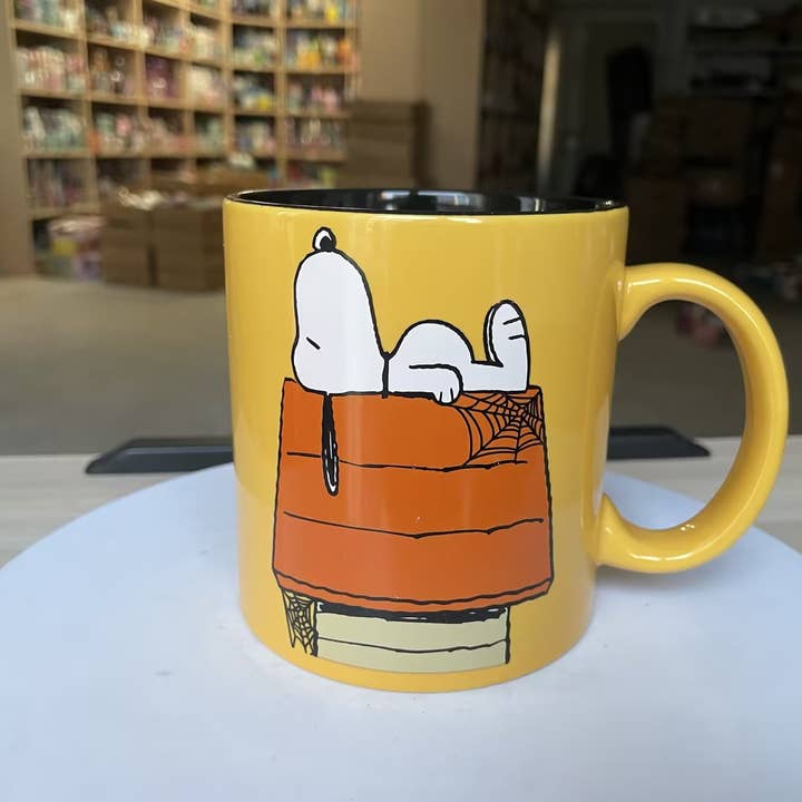 Silver Buffalo - Vente Tasse à café - Tasse en céramique 20oz Peanuts Halloween Snoopy Trick Or Treat1