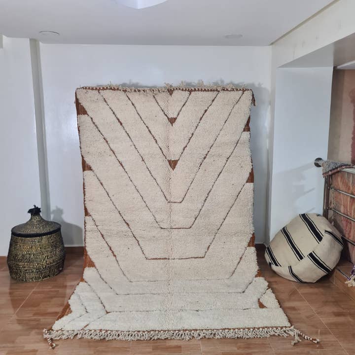 TAPPETO MAROCCHINO 100% FATTO A MANO 150 - 250 cm nr 50 per la vendita all'ingrosso da parte di Maroccarpets Poufs and pillows wholesale +31648976894
