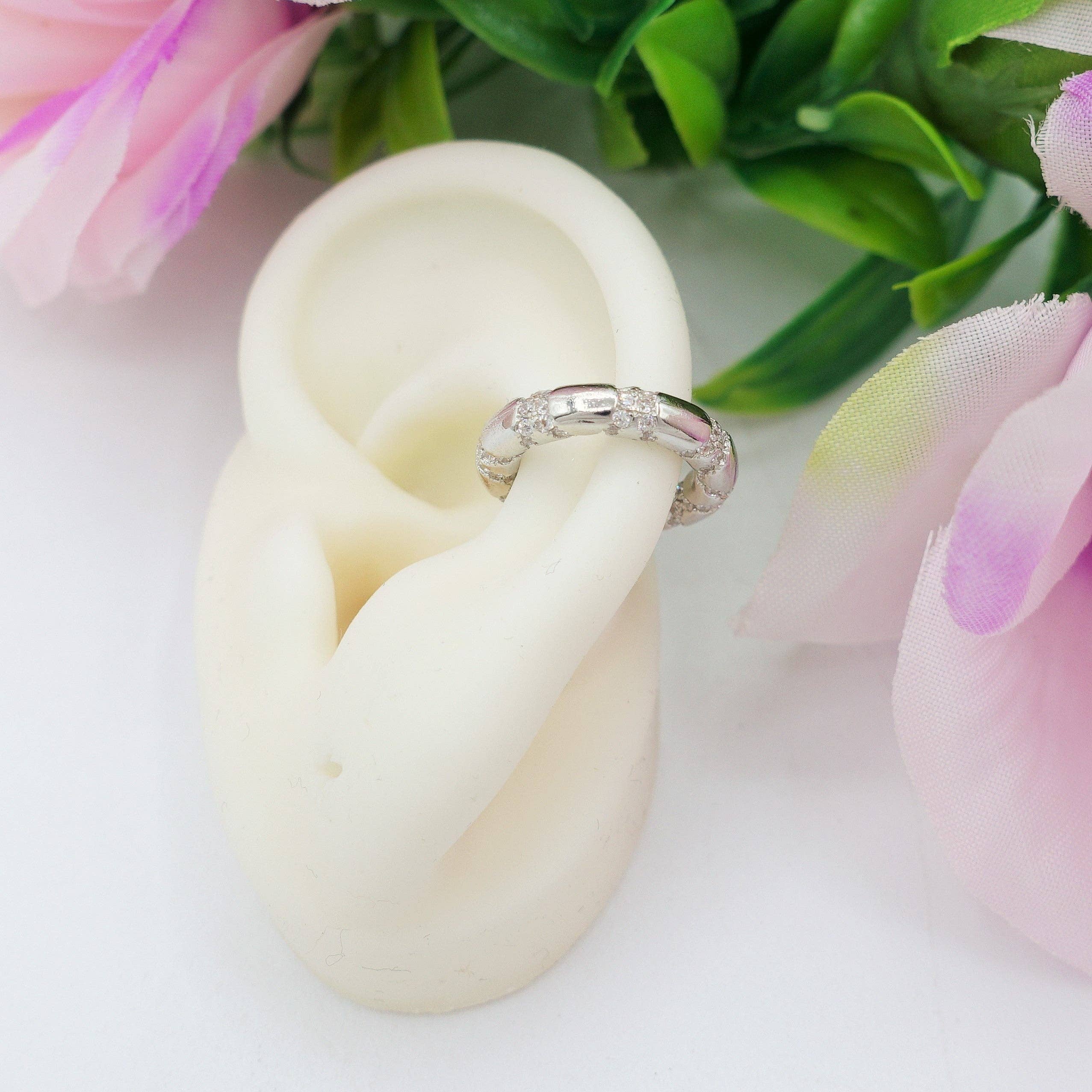 Daemon srls – Großhandel Ear Cuff/Ohrklemme – SORAYA – Einzelner Earcuff ohne Loch mit Zirkonia in Regenbogenfarben6