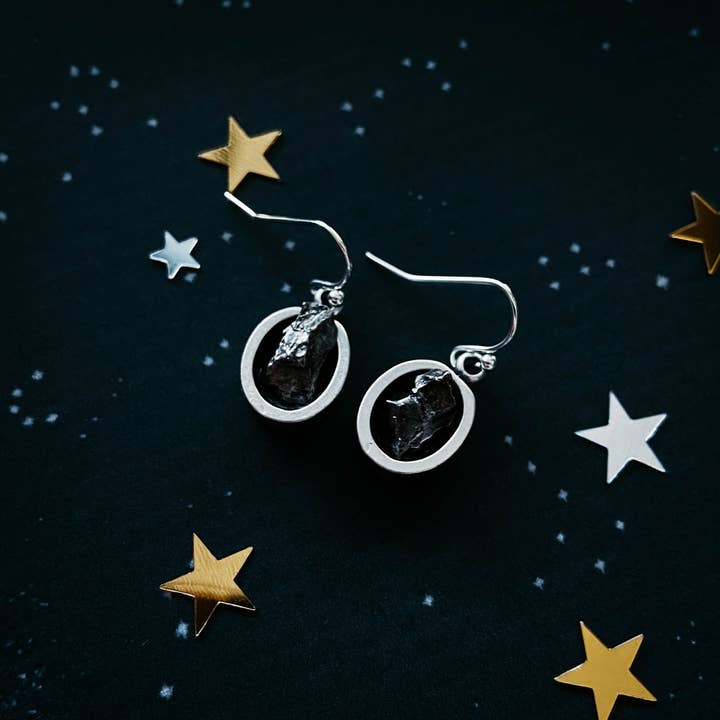Yugen Handmade - Wholesale Dangle Earrings - Oval Dangle Silver Earrings with Authentic Raw Meteorite4
