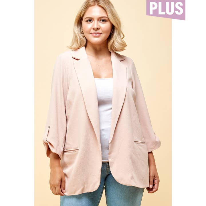 RODNA PLUS SIZE KAVAJ MED FRAMFICKOR OCH UPPRULLADE ÄRMAR för wholesale på Faire