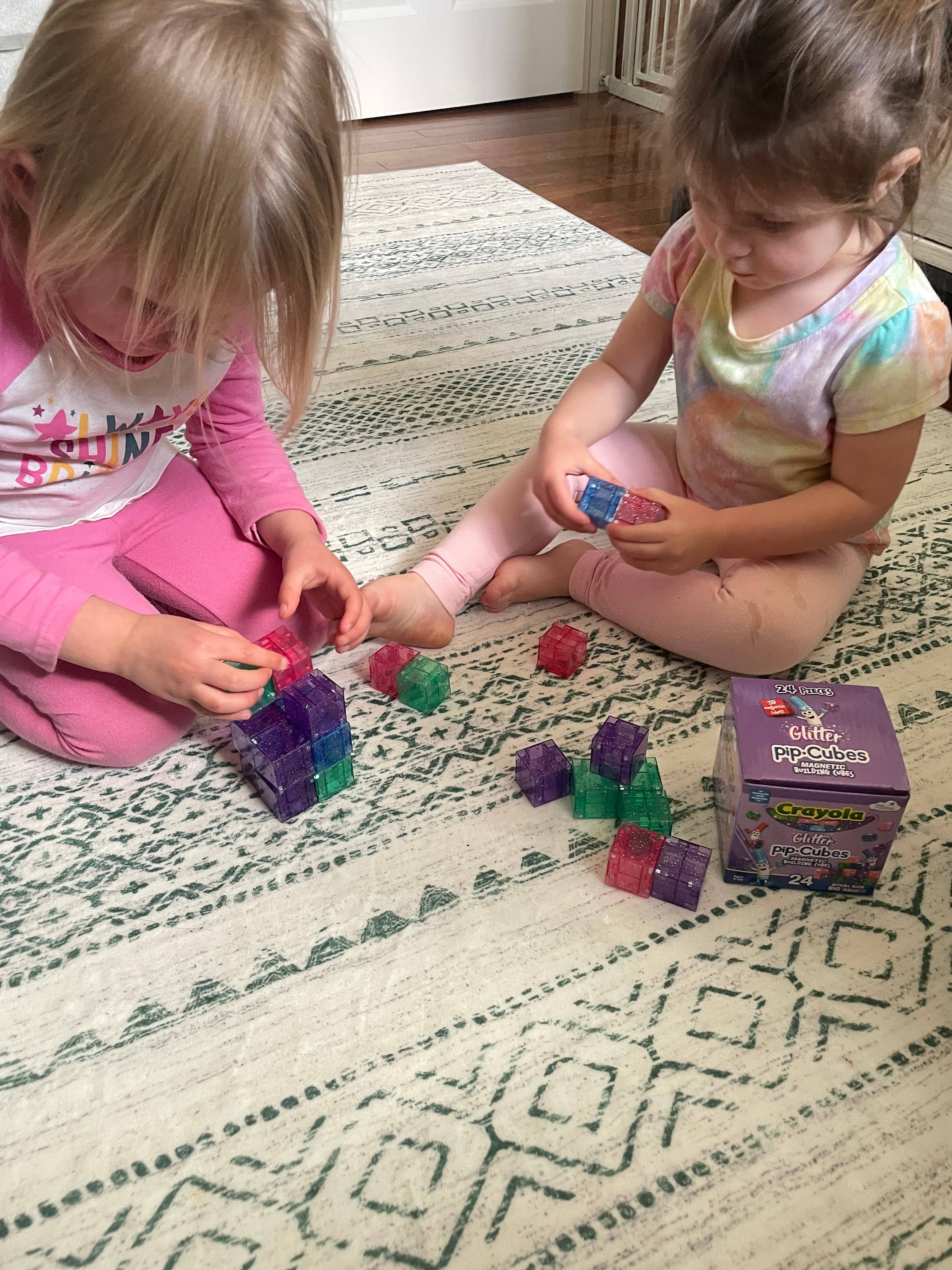 CreateOn - Wholesale Building Set - Kids - Crayola Glitter PIP Magnetic Cubes 24pc7