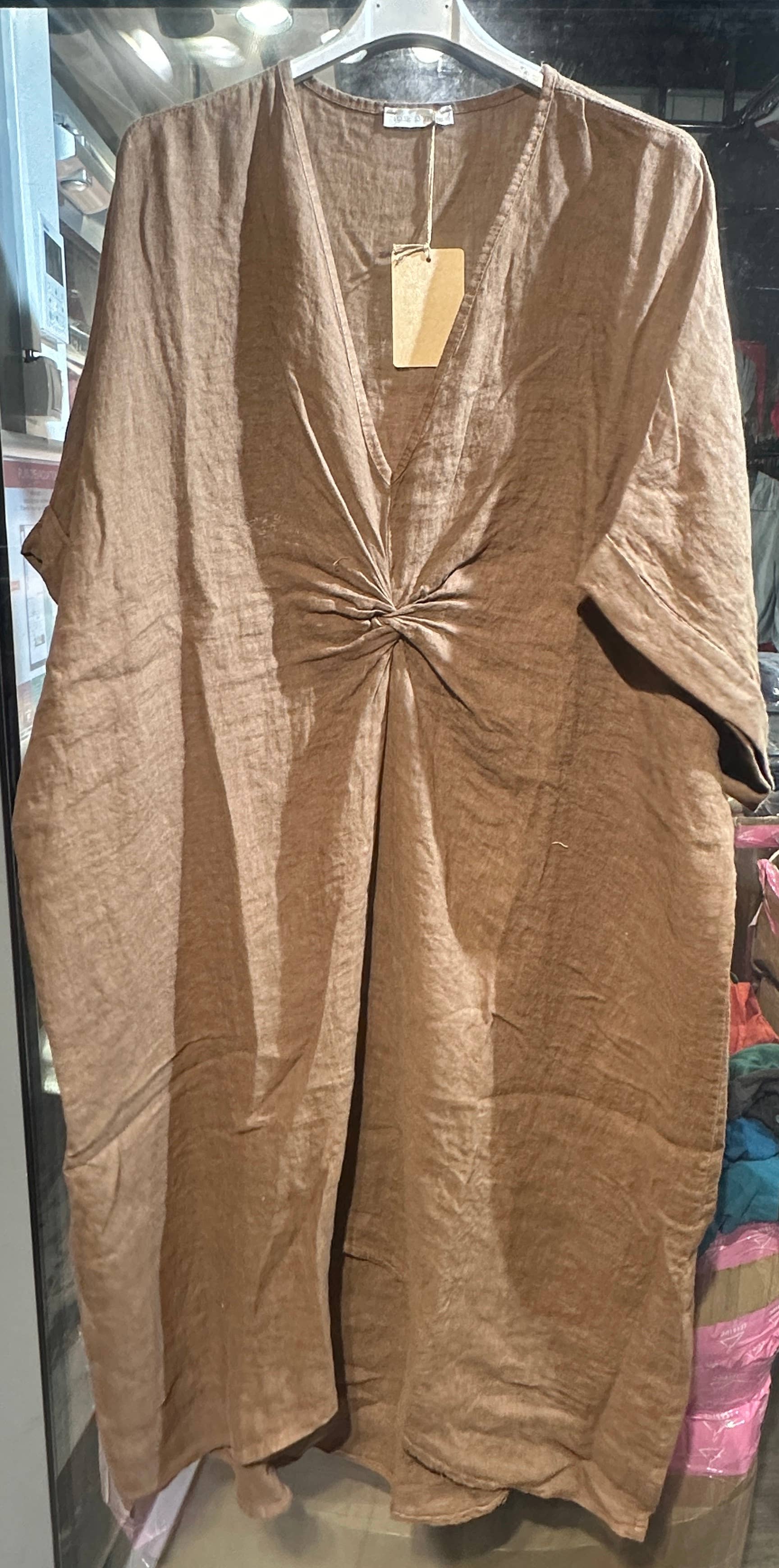 Lea & Luc - Grandes Tailles - Wholesale Dress - Women's - Plus size linen dress V neckline SKU 790912