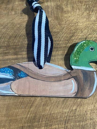 Ornement de colvert du chasseur de canards peint à la main pour la vente par Pink Fish Studios, LLC.