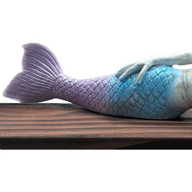 John Bernard & Company – Engroshandel Pyntefigur – Alien Invasion Sexy 10“ Liggende Merman Alien Statue Mermale4