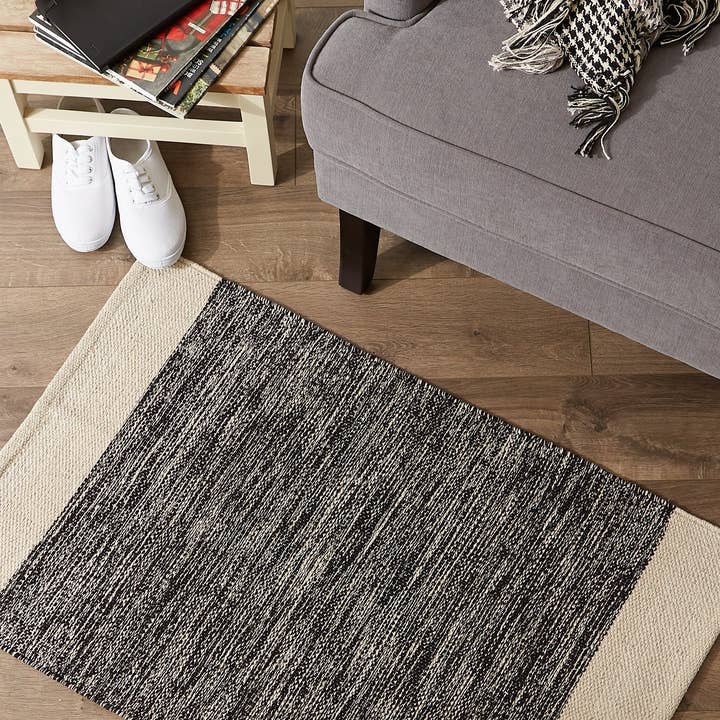 Welcome Home Unbeatable Deals - Vente Tapis - Tapis tissé à la main à bordures panachées noires 2 x 3 pi2