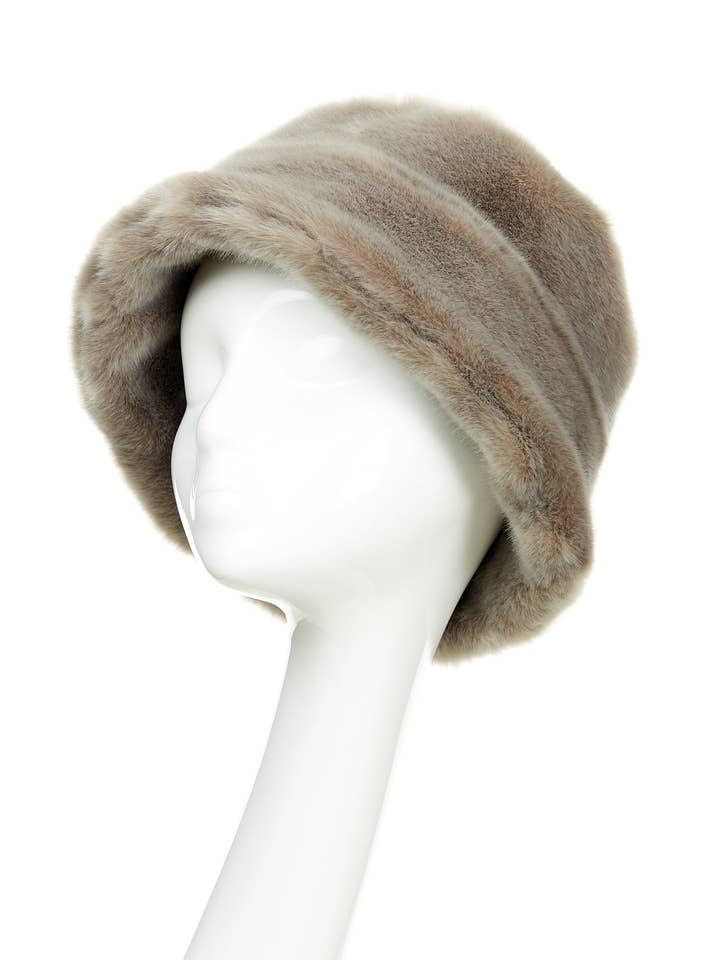 Cabelo Curto Cloche Fuzzy Prateado por atacado de FAZ