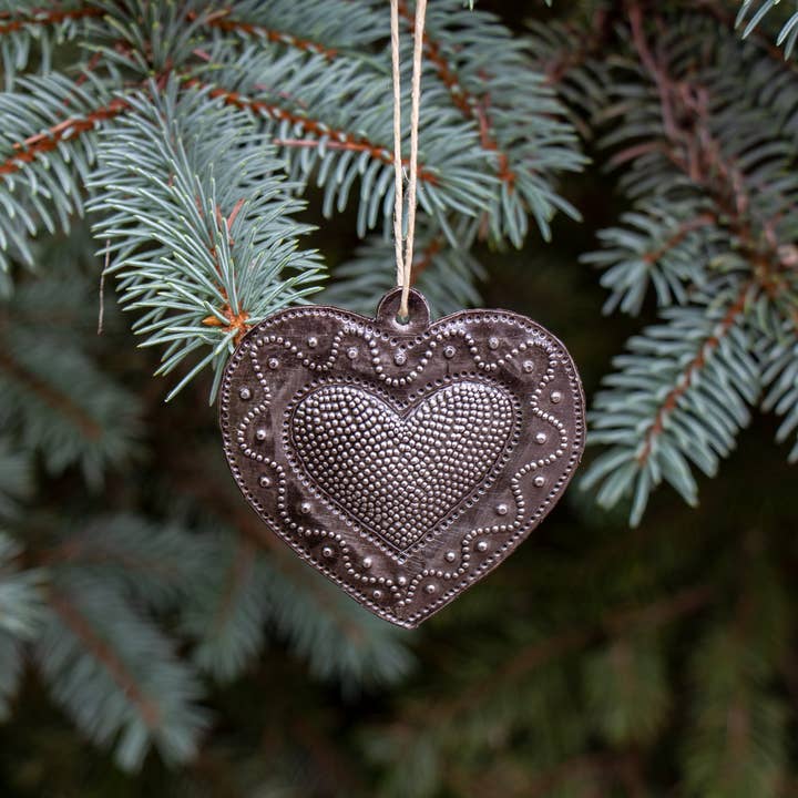 Global Crafts - Wholesale Ornament - Swirly Heart Christmas or Valentine's Ornament