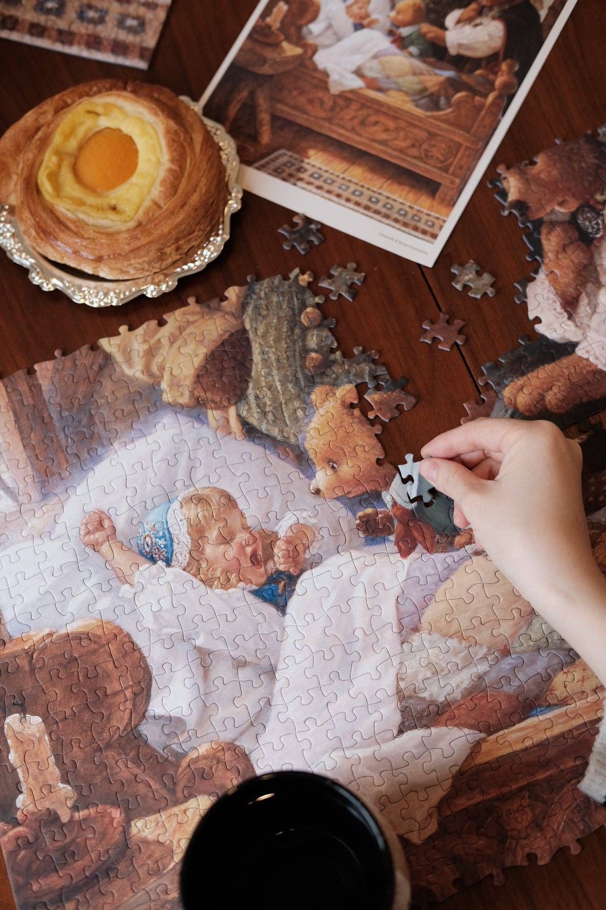 The Puzzle Theory - Wholesale Puzzel - Volwassene - Scott Gustafson Goudlokje en de Drie Beren - Puzzel van 1000 Stukjes4