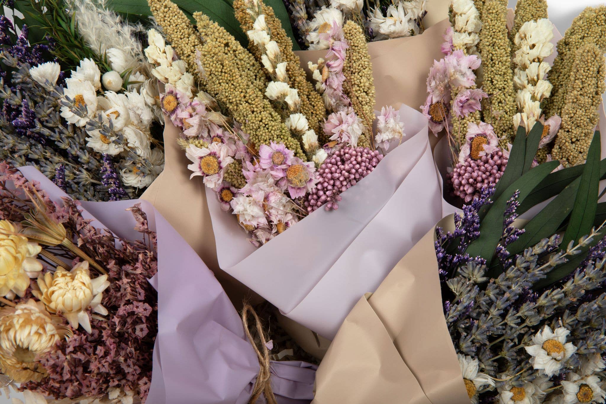 Giften Market - Wholesale Dried/Pressed Flowers - Savannah Dried Flower Mini Bouquet - Floral Gifts for Women7