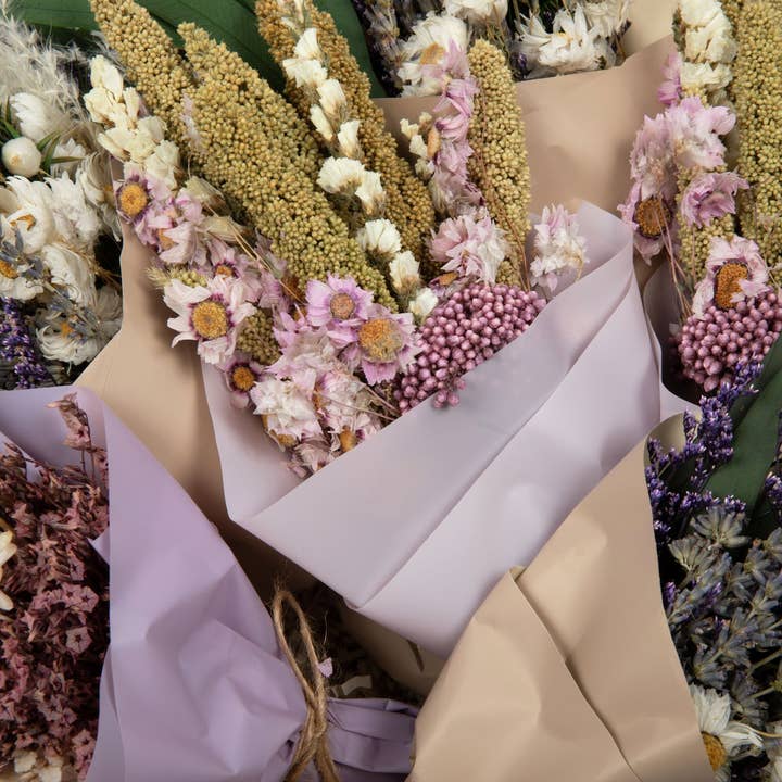 Giften Market - Wholesale Dried/Pressed Flowers - Savannah Dried Flower Mini Bouquet - Floral Gifts for Women7