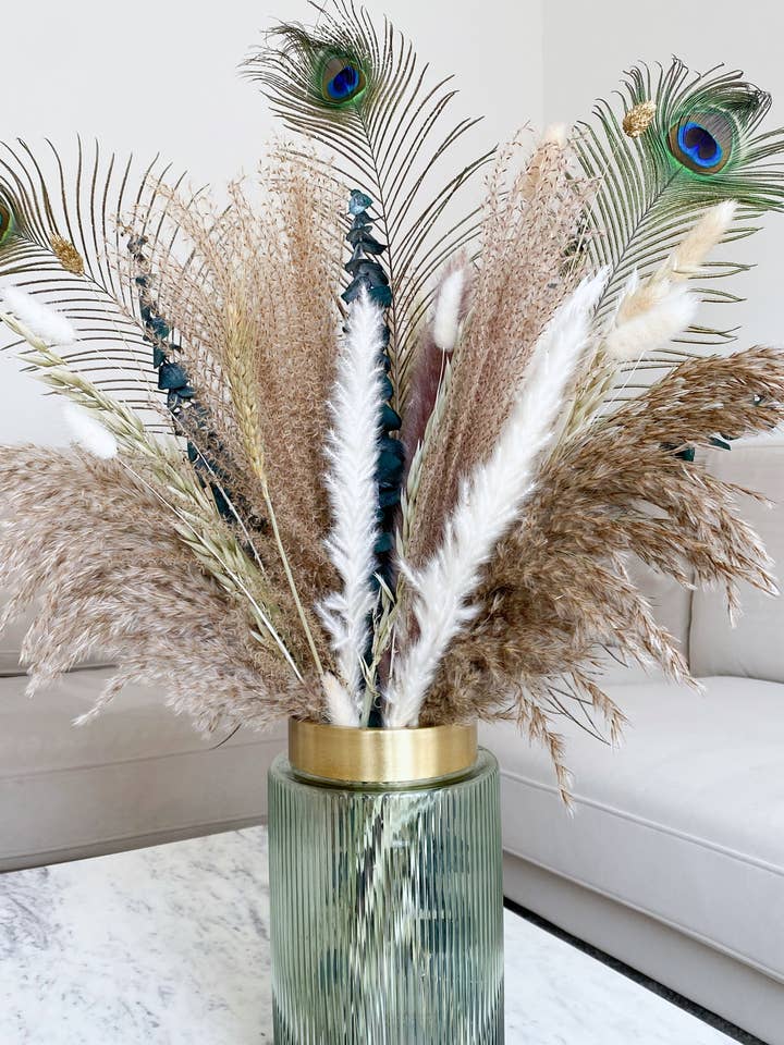 Bouquet Forest Dream - con piume di pavone per la vendita all'ingrosso da parte di Opal Lily