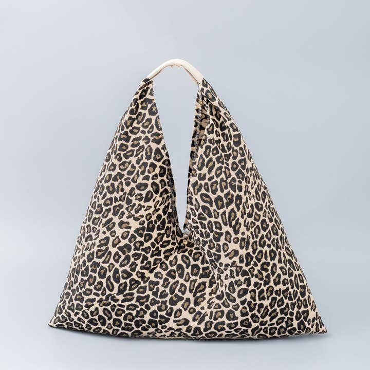 Vintage Triangle Print Shoulder Bags DPFB0716 and other Purchase Wholesale ibb accessori bagno. Free Returns & Net 60 Terms on Faire trending on Faire.
