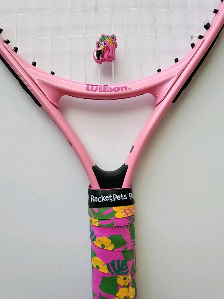 Racket Pets – Großhandel Sportliches Zubehör – Flamingo Tennis Overgrip Tape und passender Stoßdämpfer2