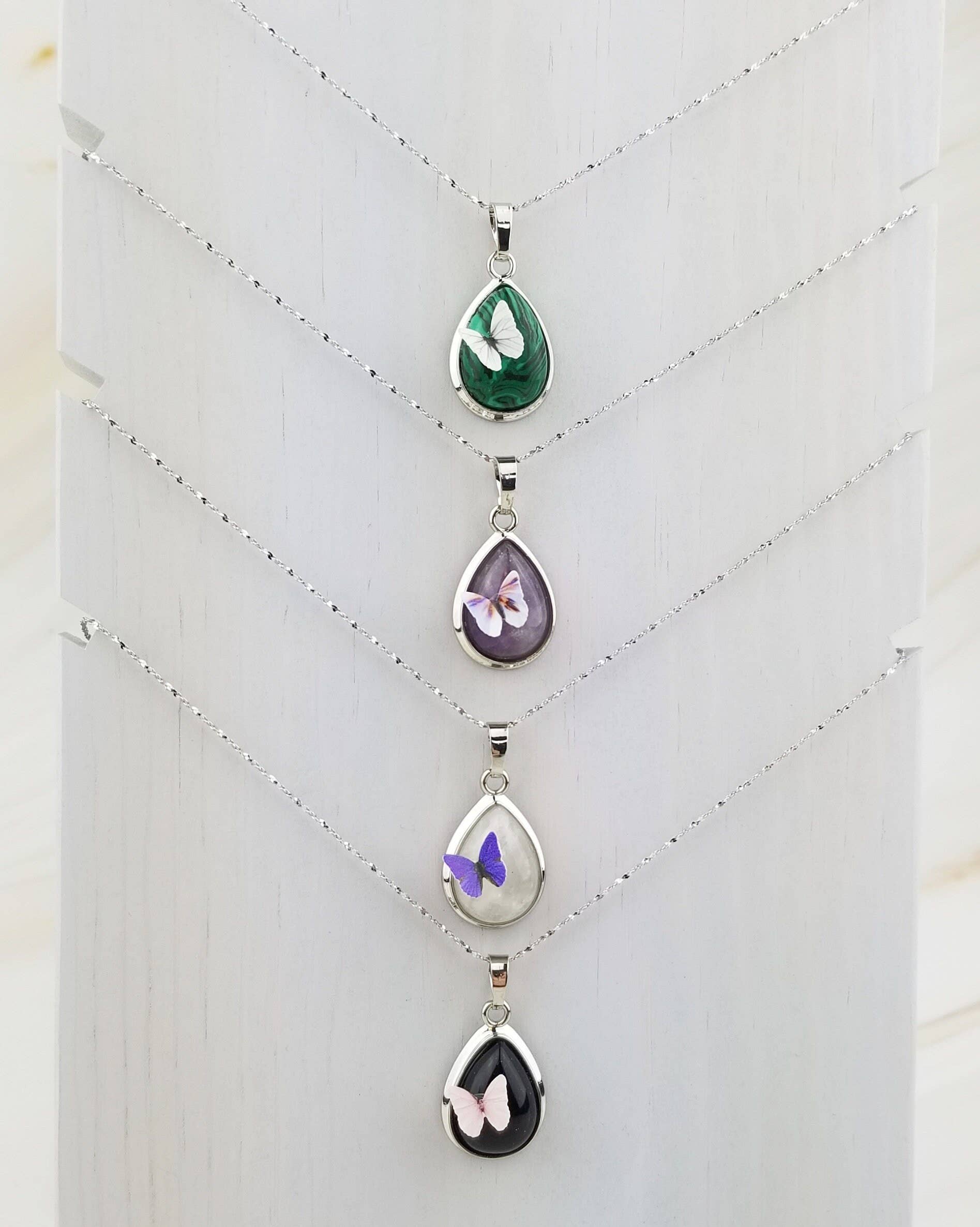 WonderLight Jewelry - Vendita all'ingrosso Collana con ciondolo/pendaglio -  Collana con farfalla a goccia con pietre preziose - Butterfly/Hope4