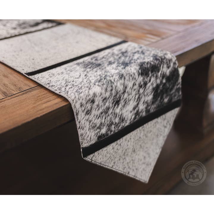 Bordslöpare i kohud med hår Salt & Peppar - Svart & Vit för wholesale av Sunshine Cowhides