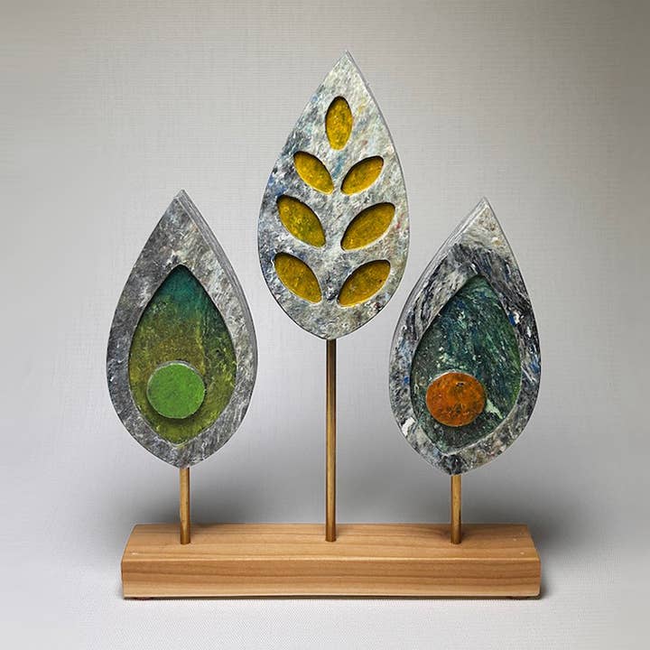 Three Blooms (Dark) for wholesale by PECO - Plastic Essence Collaborative