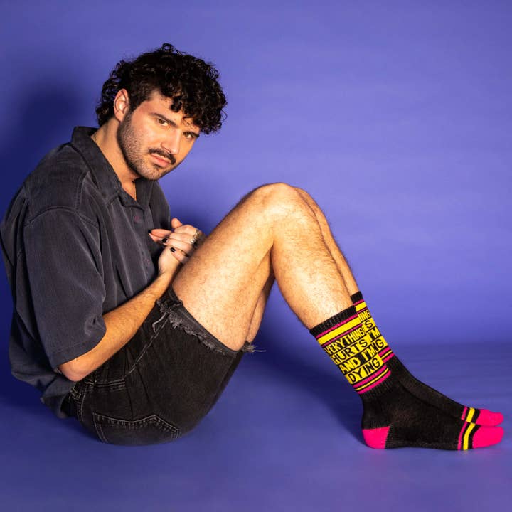 Gumball Poodle - Venta al por mayor Calcetines - Unisex - Calcetines deportivos Everything Hurts and I'm Dying1