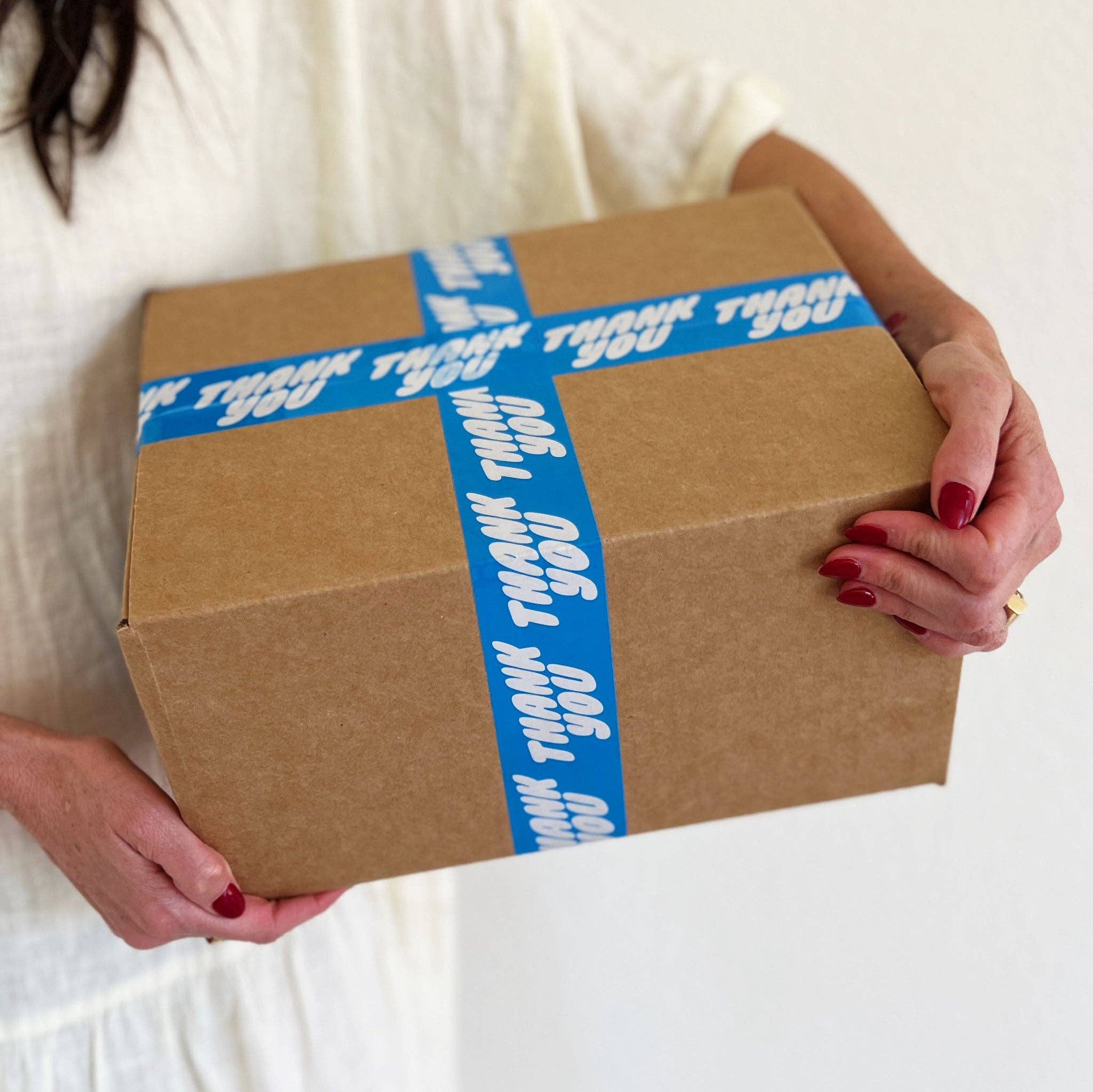 Shippy Tape – Großhandel Klebeband – Danke Verpackungs- und Versandband - Creme/Blaue Blasenschrift4