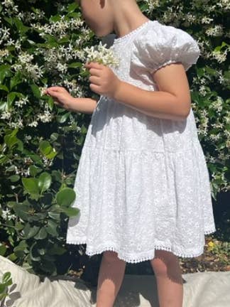 Eliza Besticktes Spitzenkleid für den Großhandel von RAI & CO