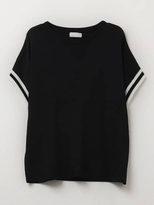 relaxed Sweater In Black with white contrast detail for wholesale by Q2—All Orders:Free Duties for the US,UK,and Canada