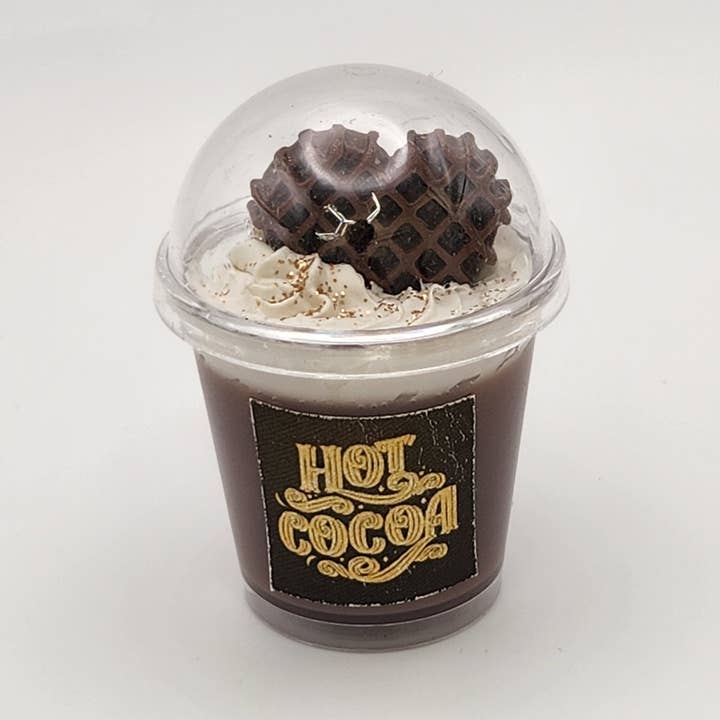 Porte-clés en forme de fausses boissons pour la vente par Blue Bourbon Designs