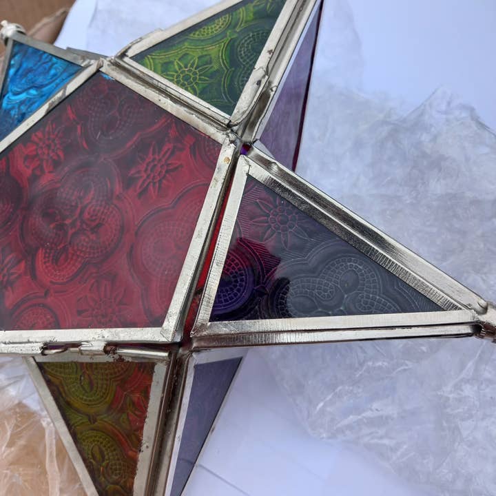 Mytri Designs – wholesale Accent/desk lamp – Glass Star Hanging Lantern