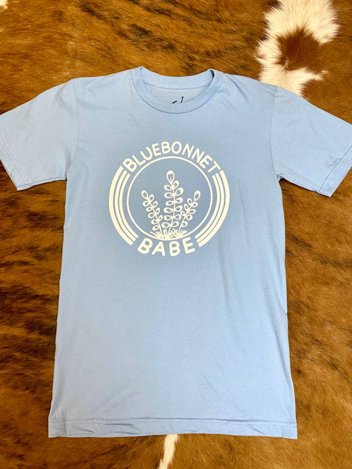 Bleubonnet Babe T-Shirt pour la vente par Seek-Her