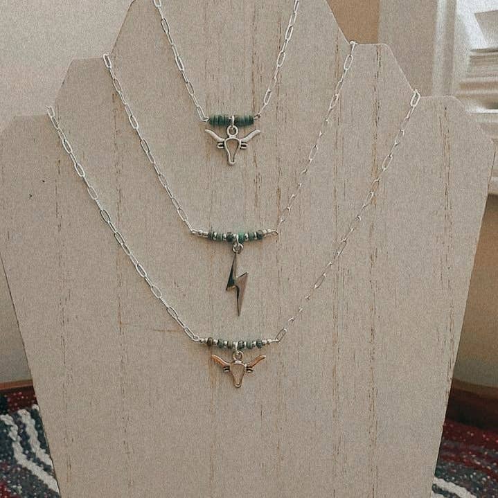 The peachy cactus boutique - Wholesale Choker/collar - Dainty paperclip bull Choker0