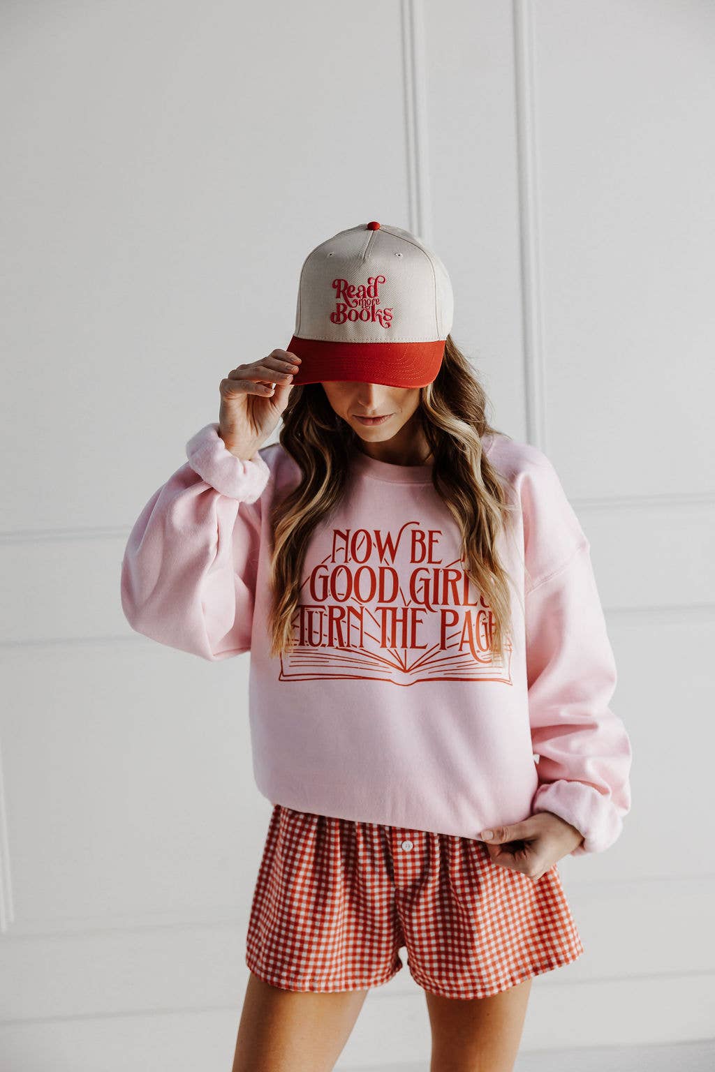 The Babe Co. - Vente Sweat-shirt à imprimés – femme - Sweat-shirt Femme Livre Rouge & Rose Tournez La Page1