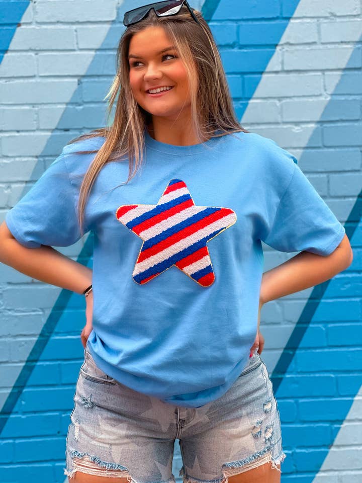 T-shirt bleu en chenille USA Star pour la vente par South & Main Boutique