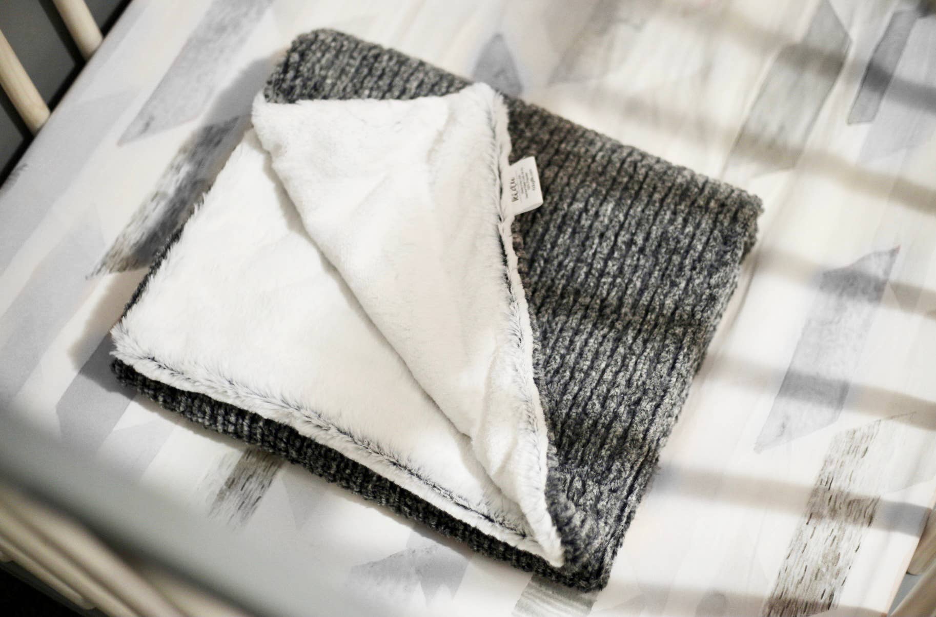 Kidu Gifts – wholesale Filtar – Barn och baby – Kidu gåvor Weave Kollektion - Träkol Grå Baby Filt6