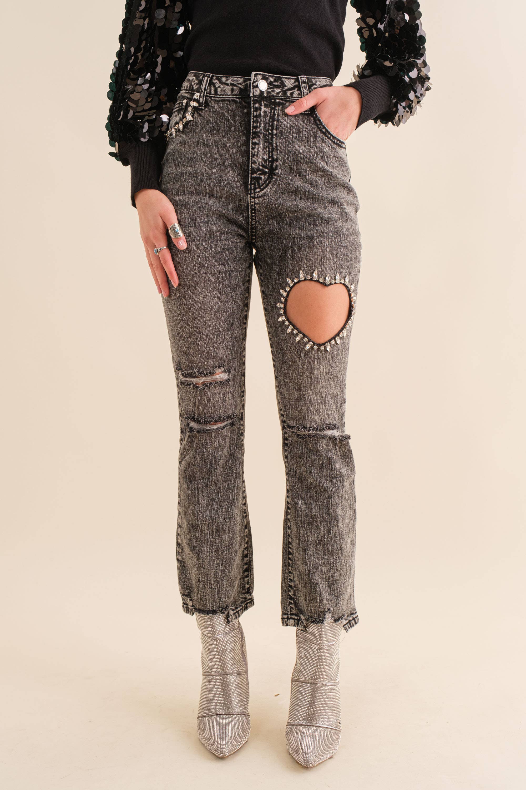 Blue B - Vendita all'ingrosso Jeans - Donna - 22300P - Jeans in denim elasticizzati con bottoni alla caviglia e bottoni a cuore12