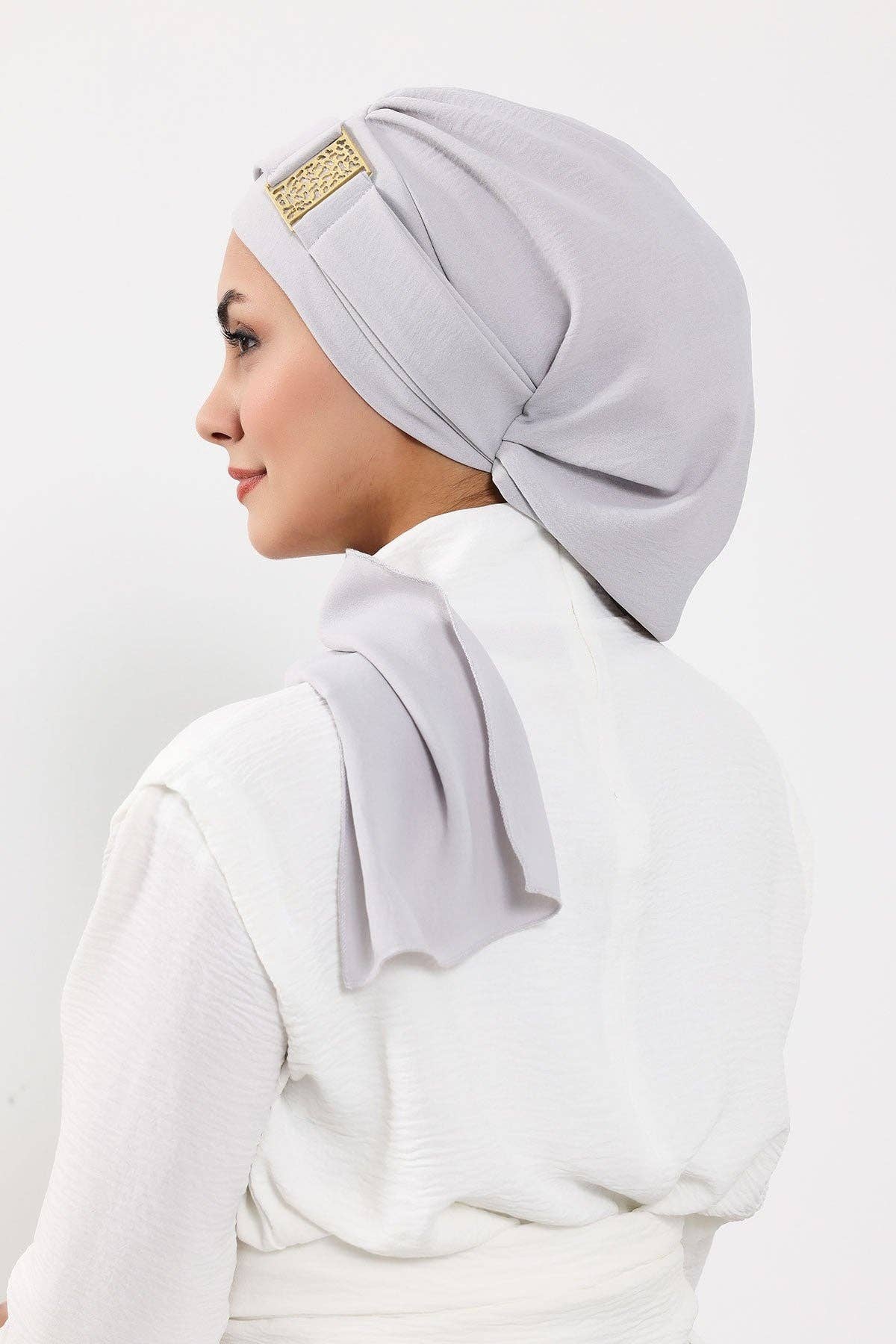 Aisha's Design – wholesale Hijab – Women’s – Modest Fashion Instant Aerobin Turban with Leopard Pattern Accessory, Pre-Tied Aerobin Hijab with Chic Metal Accessory,HT-11A47