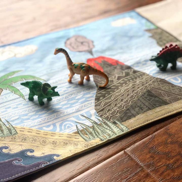 Mouse Loves Pig - Venta al por mayor Conjunto de juguetes - Niños - Alfombra de juego de viaje Tiny Worlds™ - Dinosaur2