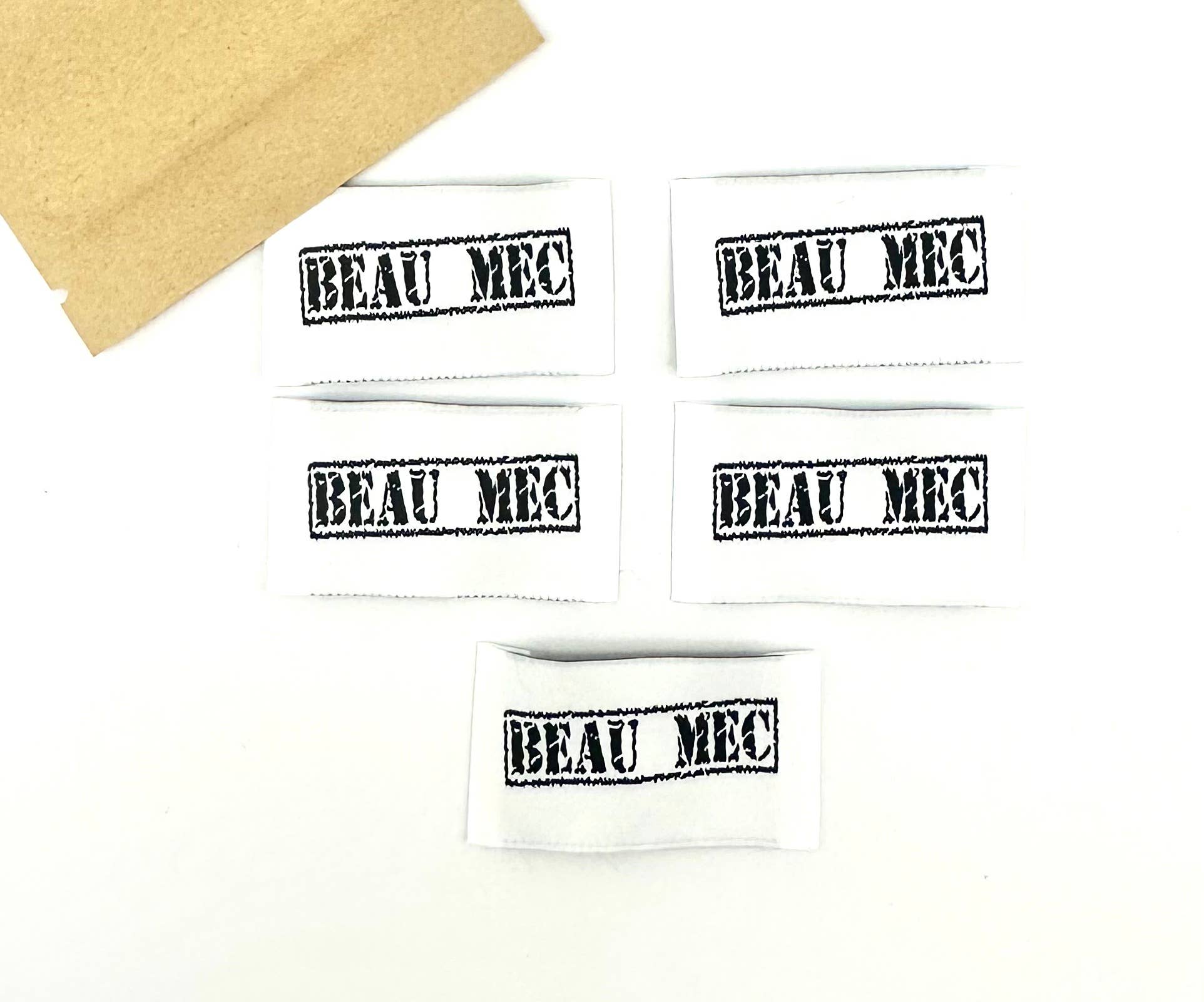 L’Étiquette Home Couture – Großhandel Bastelzubehör – Einnähetikett: Beau Mec - SCHWARZ und WEISS1