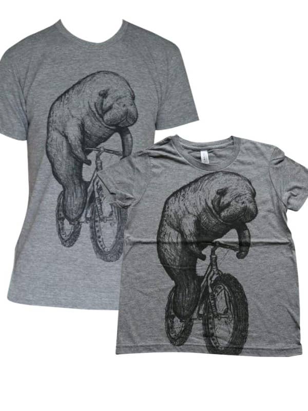 Conjunto de Camisetas Pai/Filho "Peixe-boi numa Bicicleta" por atacado de Dark Cycle Clothing