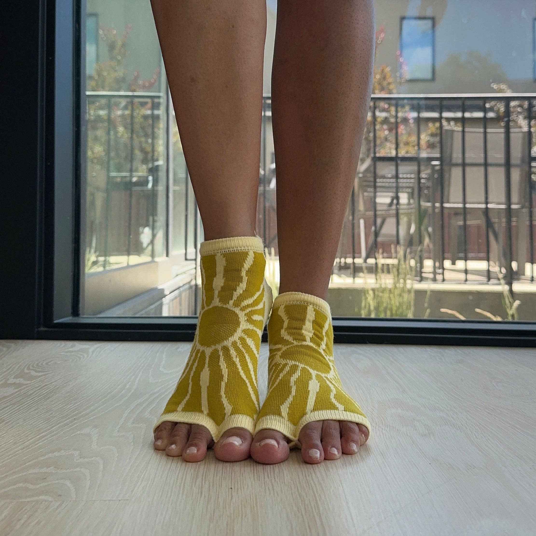 Tucketts - Wholesale Socks - Women's - Tucketts Anklet Sunkissed Pilates Socks - Non-Slip Grip, Open Toe, Barre & Yoga - Women's0