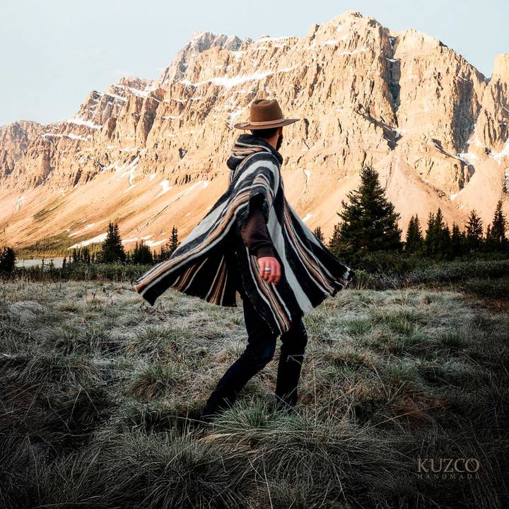 KuzcoHandmade - Wholesale Poncho - Unisex - Unisex Hooded Alpaca Poncho with Tribal Design for Travel2