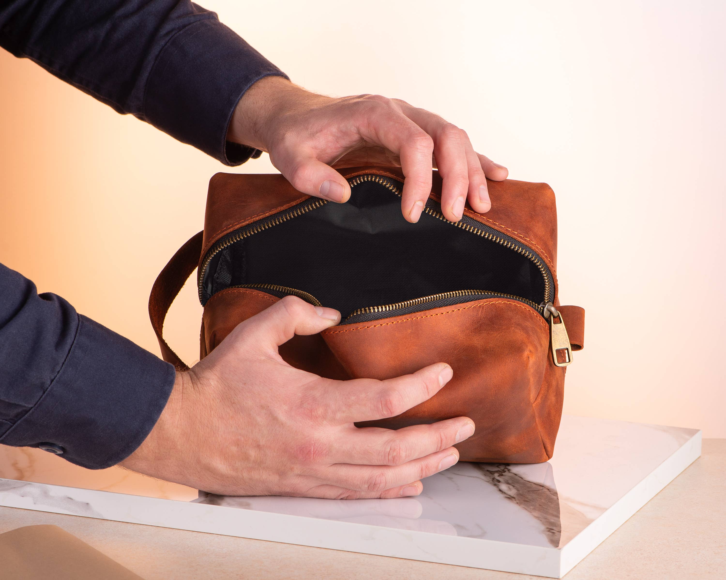 Viva Workshop - Wholesale Toiletry Bag - Men's - Leather Toiletry Bag8