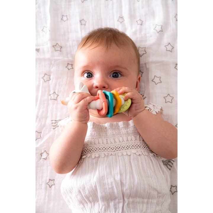 Sophie la girafe UK – wholesale Teether (not clip-on) – Baby – So' Pure Multi-Textured Teether - Natural Rubber4