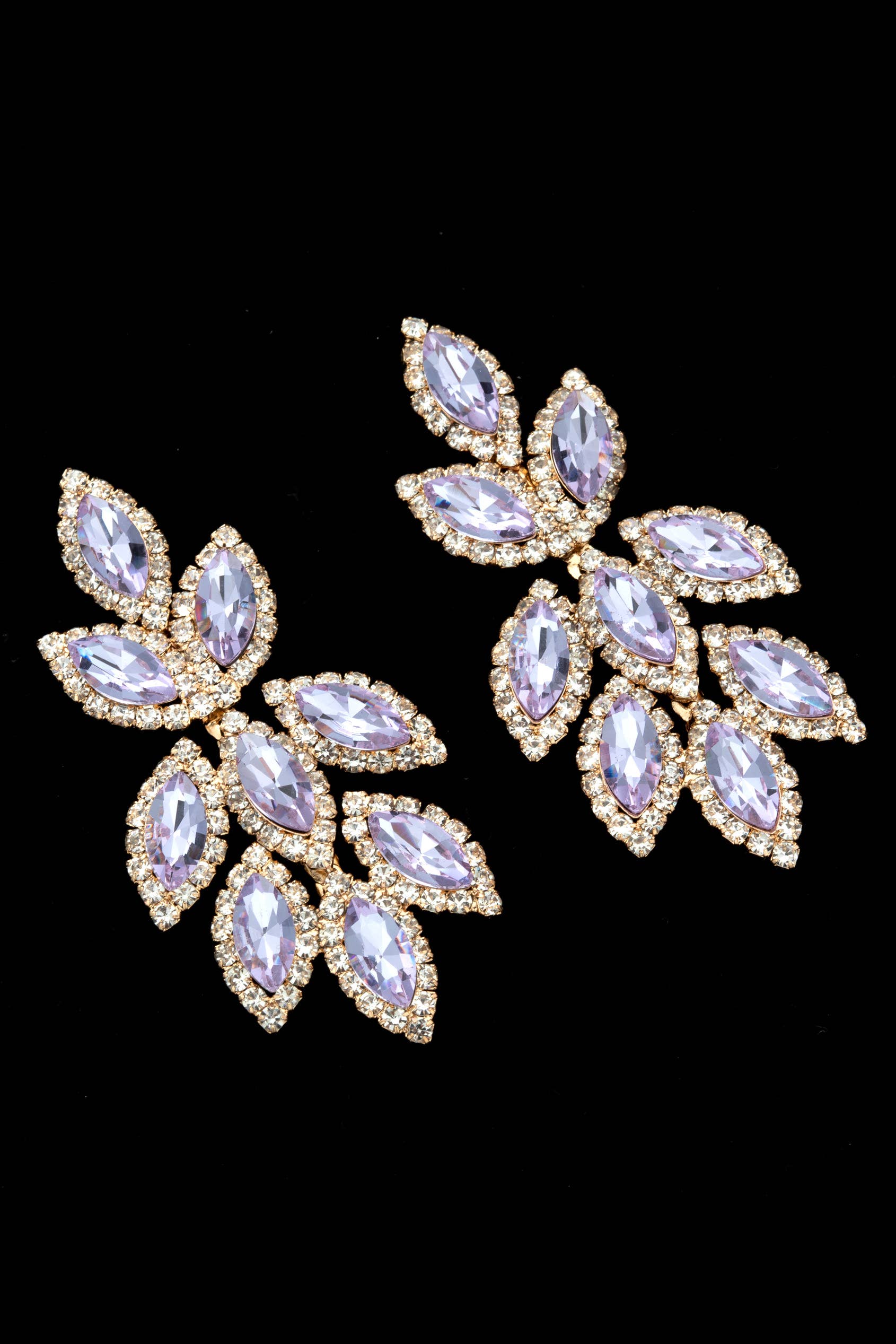 Chicas - Wholesale Dangle Earrings - Pair of drop earrings with crystal jewel rhinestones 440116