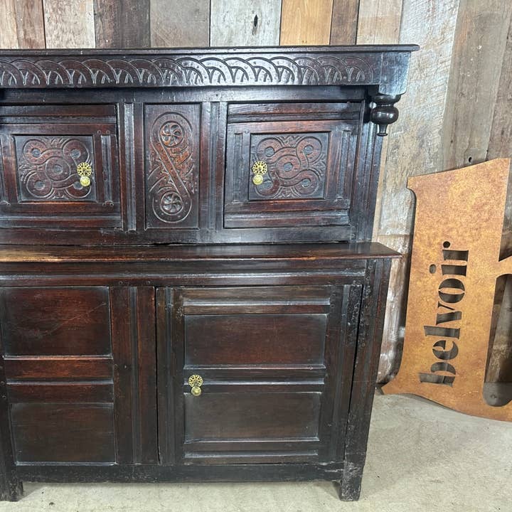 Buffet de cour en chêne Deuddarn gallois antique, vers 1790 pour la vente par belvoir