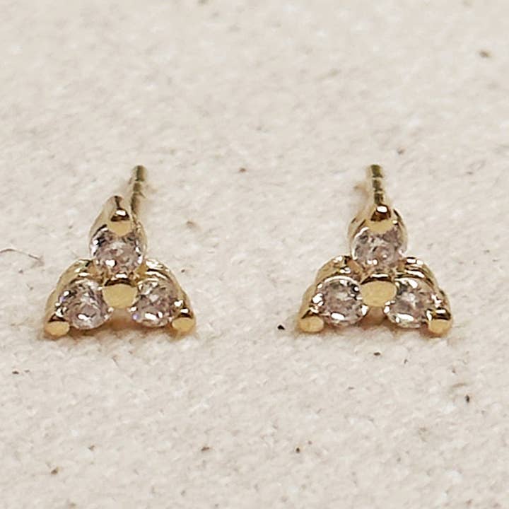 Boucles d'oreilles à tige Mini Flower CZ pour la vente par GoldFi