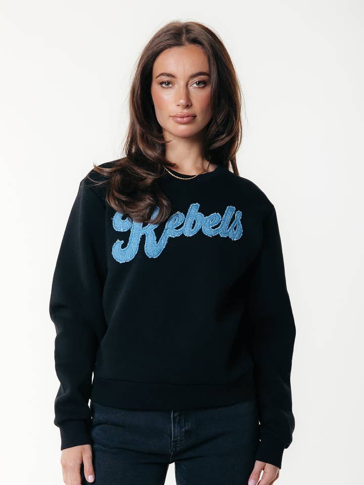 Sudadera con parche de mezclilla | Negro para venta al por mayor de Colourful Rebel