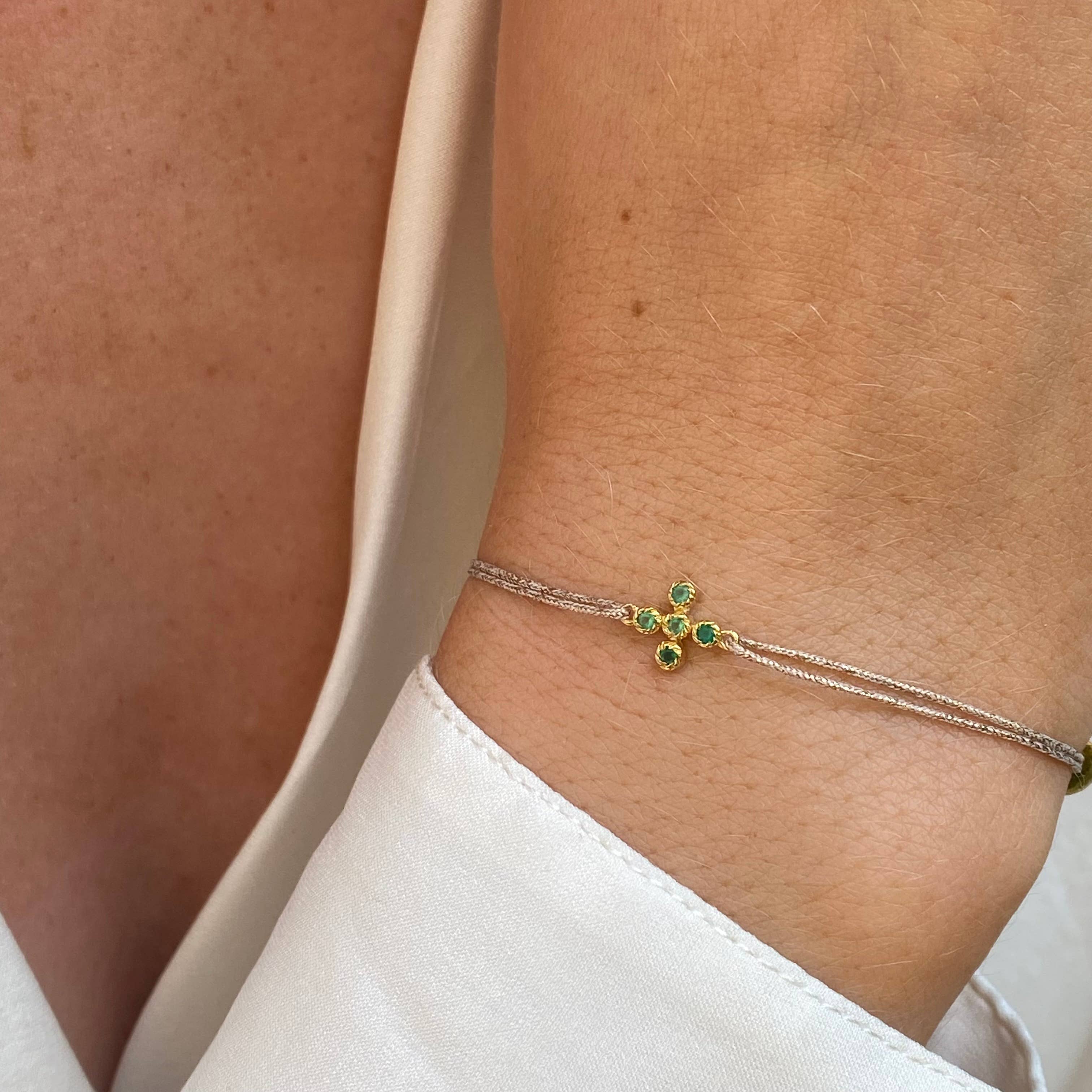 Sophie Deschamps Bijoux - Vente Bracelets à breloques/pendentifs - BRACELET CROIX MARIE , croix sertie (BMA49)4