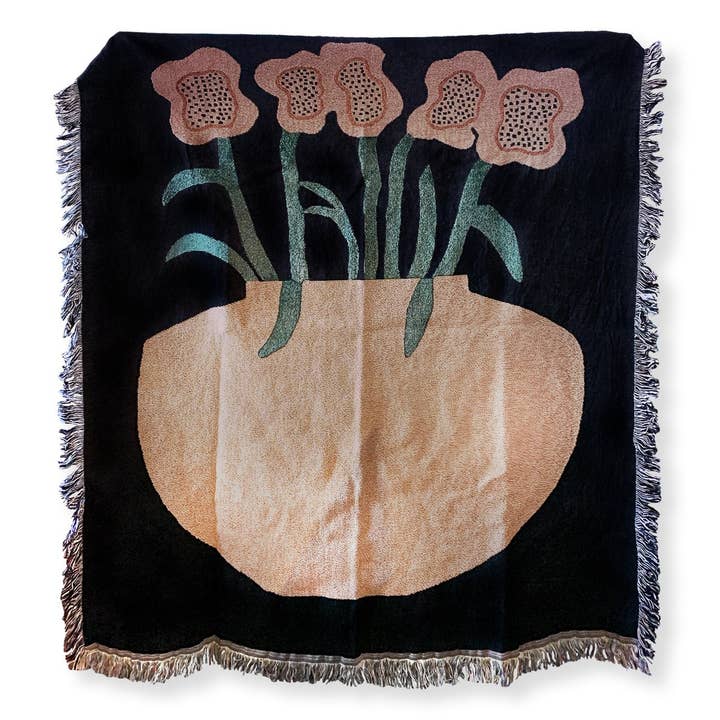 Deken met roze bloemen van Ally Rowell voor wholesale door Hungry Ghost Press